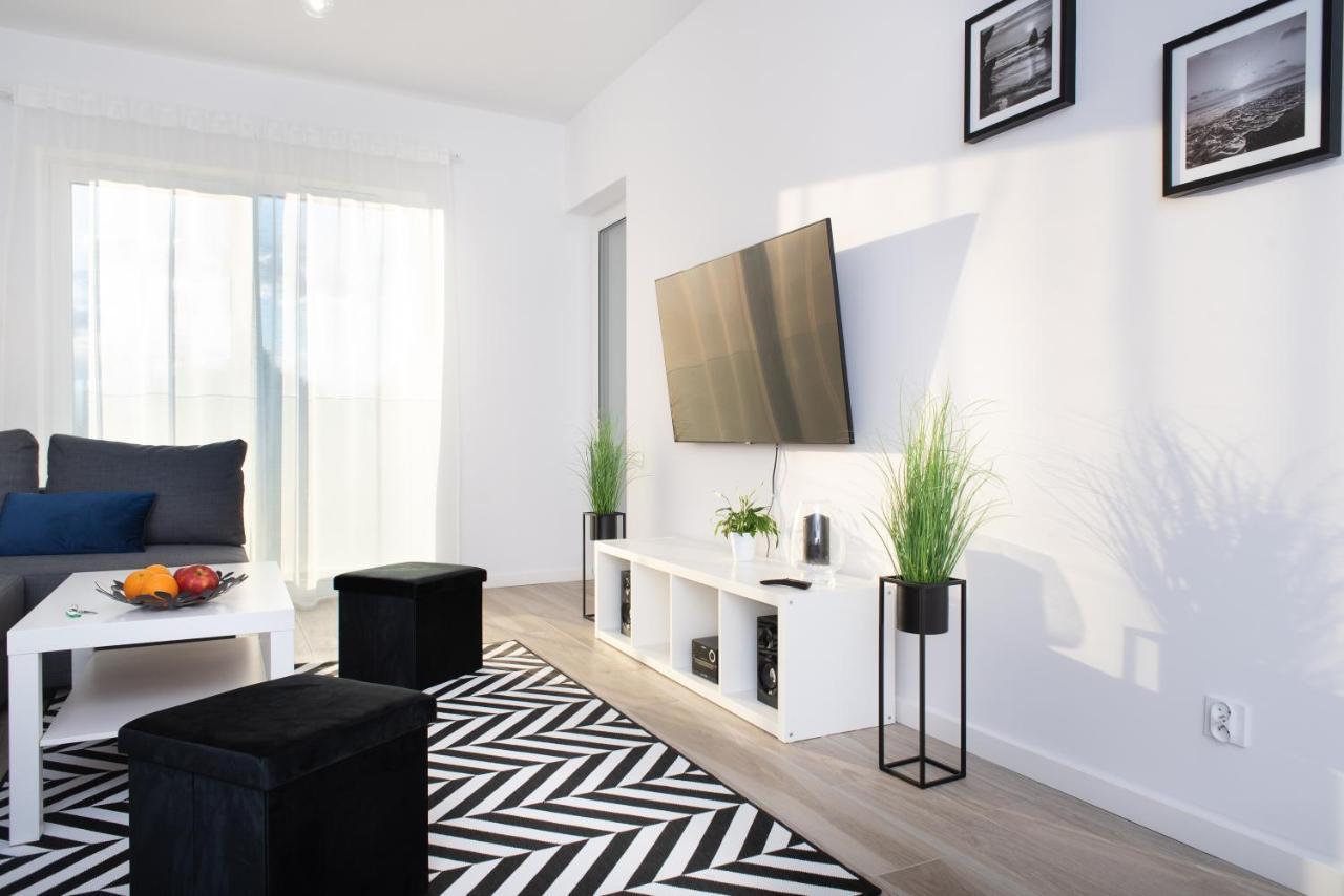 Happy Apartment *